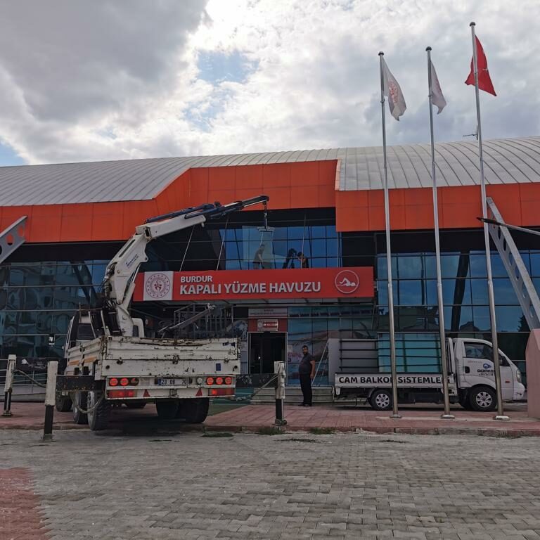 Burdur Yarı Olimpik Yüzme Havuzu-1